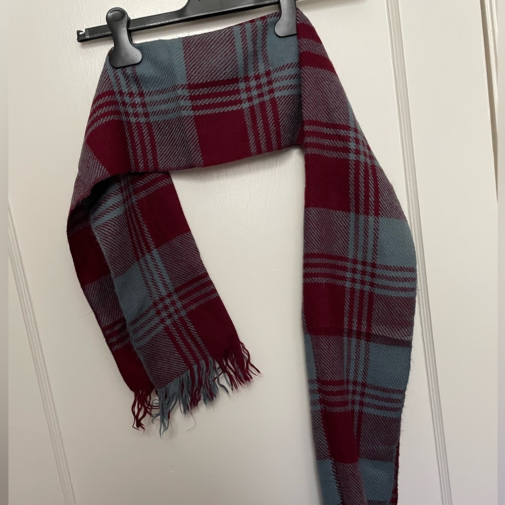 Vintage scarf in blue and purple plaid